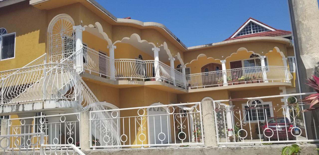 Wizzy Apartment Ocho Rios Exterior photo