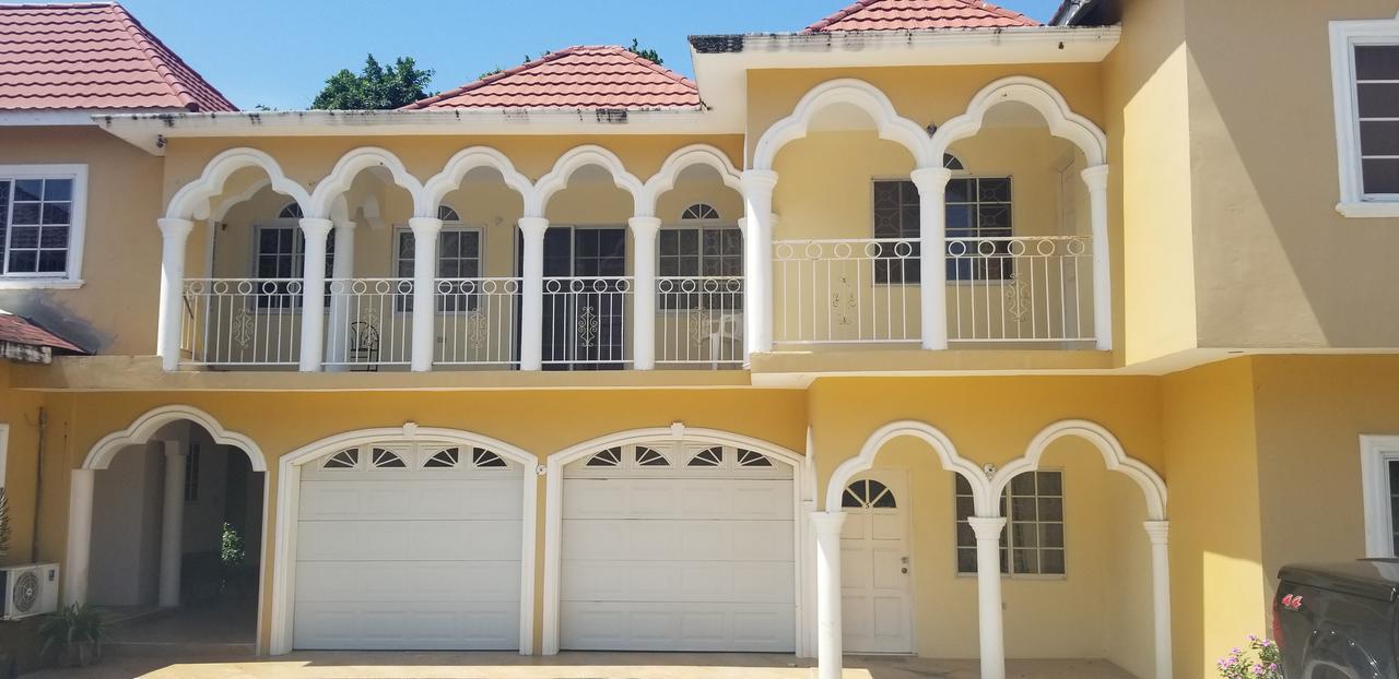 Wizzy Apartment Ocho Rios Exterior photo